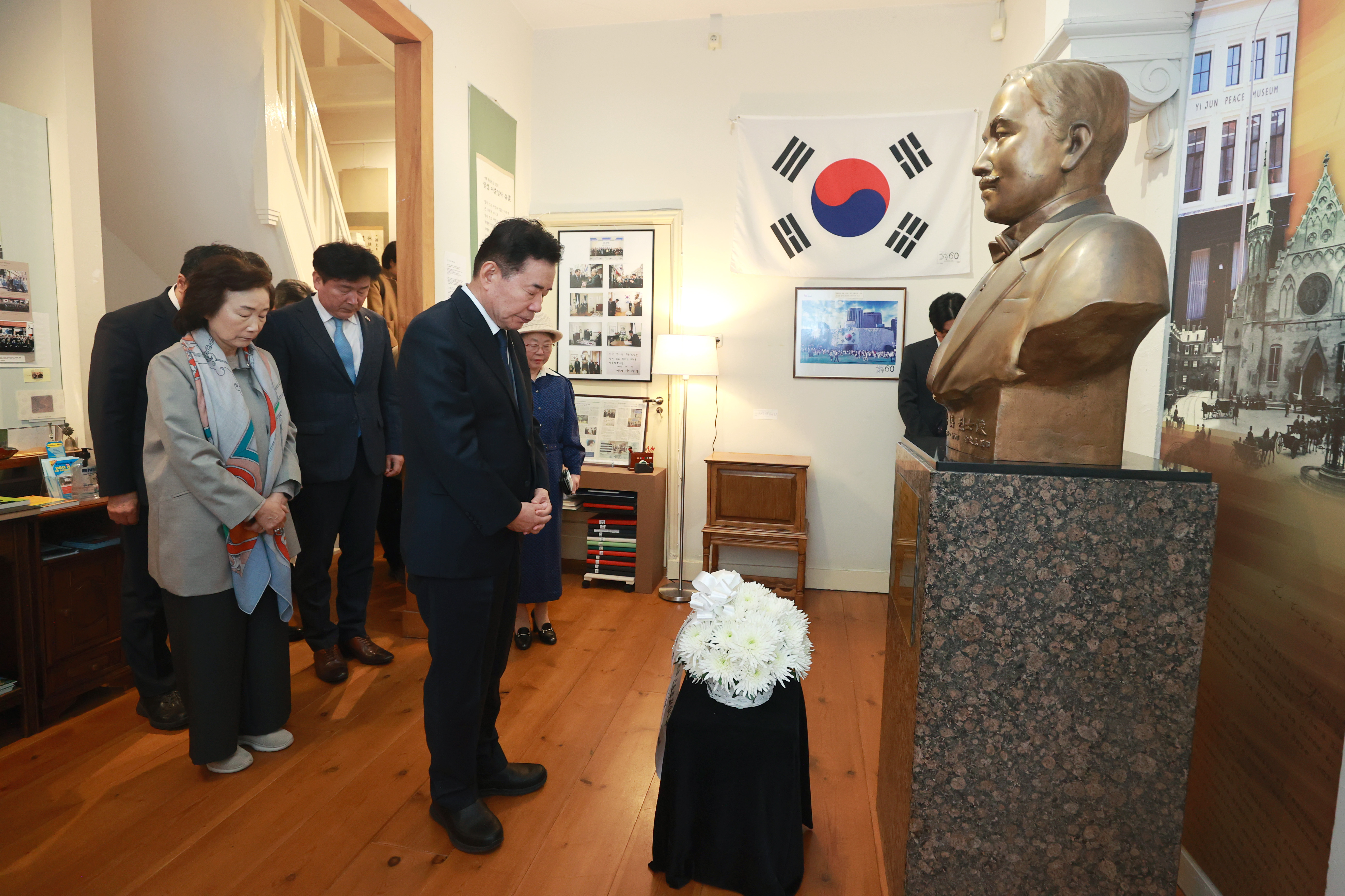 김진표 의장, 네덜란드 상·하원의장 합동면담 및 이준 열사 기념관 방문 (1) 관련사진 3 보기