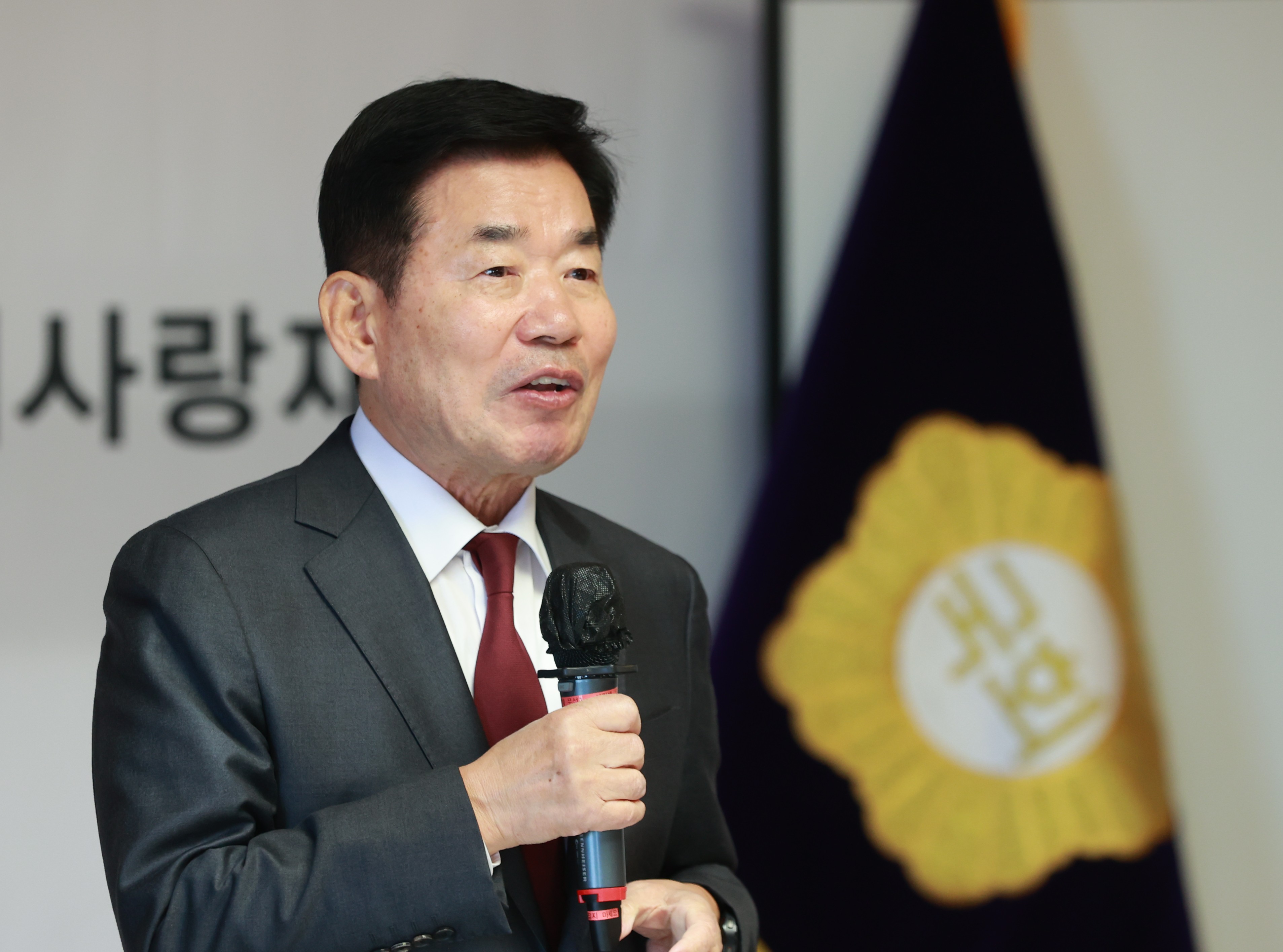 김진표 의장, 선거제 개편안·전원위원회 운영계획 정책설명회 개최 관련사진 3 보기